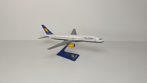 Boeing 757 icelandair 200 - 757,