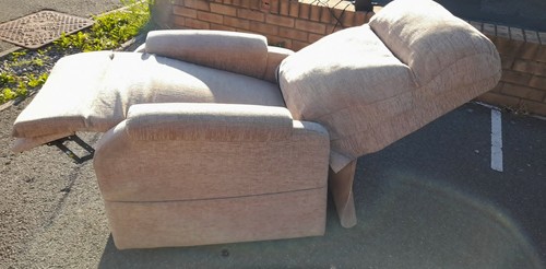 Chair rise and recline - -,