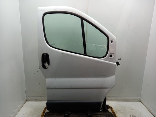 Vauxhall vivaro right front - vivaro,