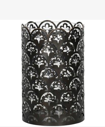 Laura ashley hurricane - laura,