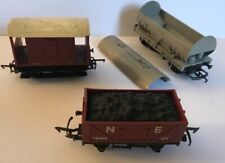3 TRIANG WAGONS CEMENT TANKER, M773031 20T BRAKE VAN R10/13 NE 76853 & COAL LOAD
