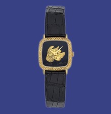 Vintage 1970s Piaget watch in 18K Yellow Gold  Ref.9902 with Black Onyx dial