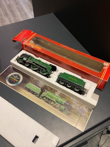 Hornby r380 schools class - hornby, v