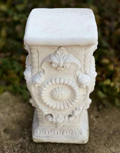 Greek column sculpture