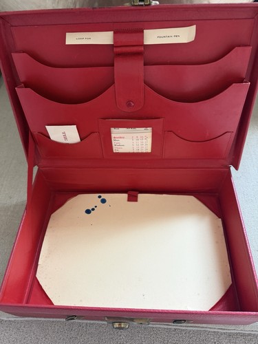 Vintage red leather - red,