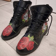 Skull and Red Rose Combat