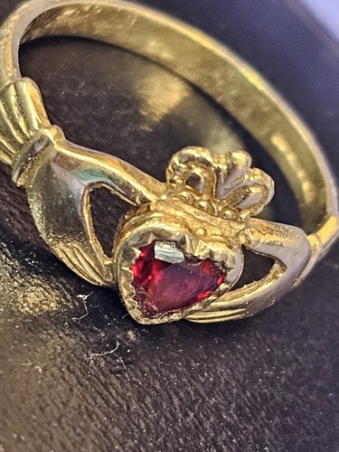 375 yellow gold claddagh - 375,