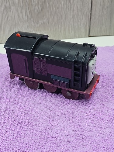 Tomy thomas the tank engine - thomas,