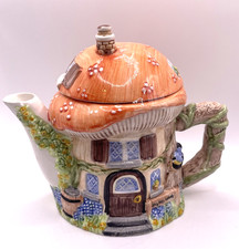 The Village Collectables Annie