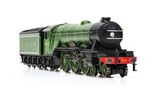 HORNBY R3086 LNER 4472 FLYING SCOTSMAN A1 CLASS 4-6-2 MODEL STEAM LOCOMOTIVE