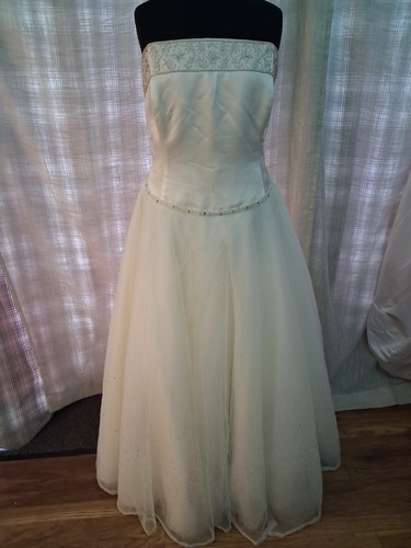 Wedding dress size ivory - wedding,