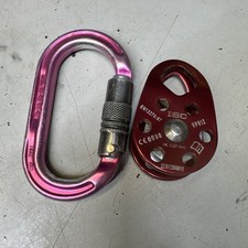 ISC Pulley RP012 With DMM Carabiner