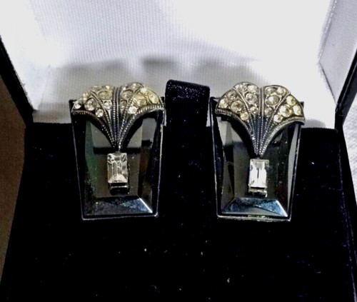 Vintage clip earrings - , by