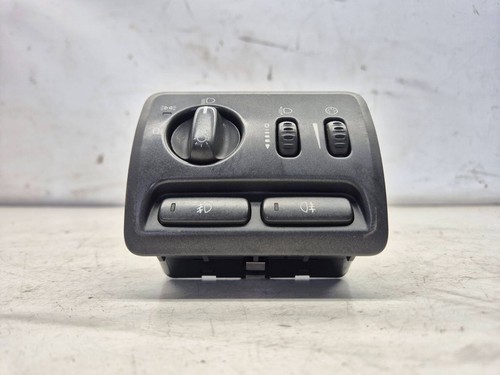 Volvo v70 2002 - volvo, light