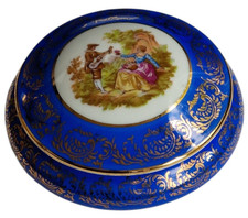 Limoges La Reine Porcelaine Trinket Box – Fragonard Lovers – Gilt Round Box