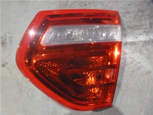 Left tailgate headlight