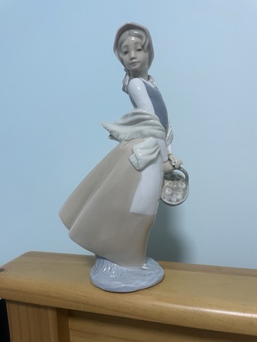 Beautiful nao lladro girl - nao, 'girl