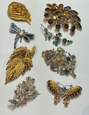 job lot 8 Brooches vintage/modern