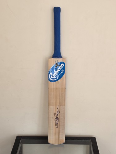 Signed rubicon cricket bat - signed,