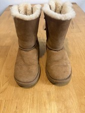 Kids Genuine UGG Boots Bailey Bow In Chestnut size 3 EU 34