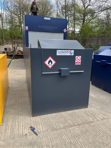 New 4000 litre - new, bunded