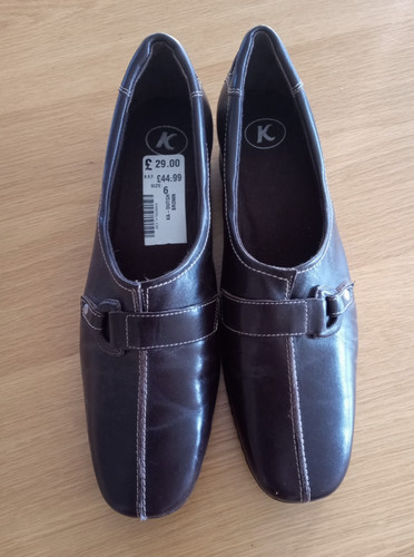 Ladies court shoes uk size - "k",