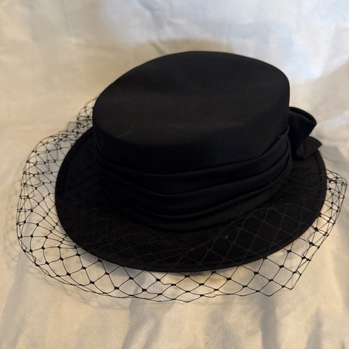 Ladies black hat with - black,