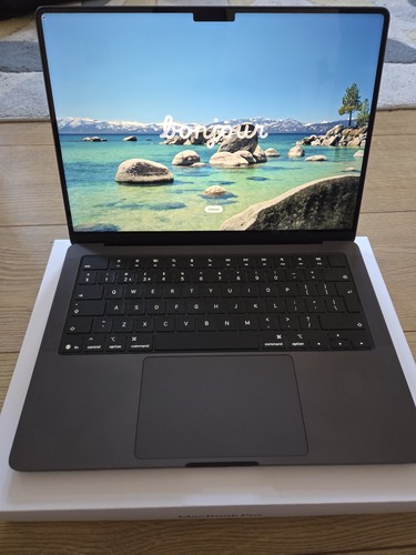 Apple macbook pro - pro, black