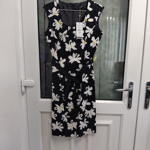 Bnwt precis petite size - bnwt,