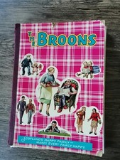 Vintage The Broons 1973. Dudley D. Watkins artwork throughout.
