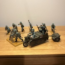 Britain's Kettenkrad with ammo trailer, Mortar Team and 6 soldiers on tan bases