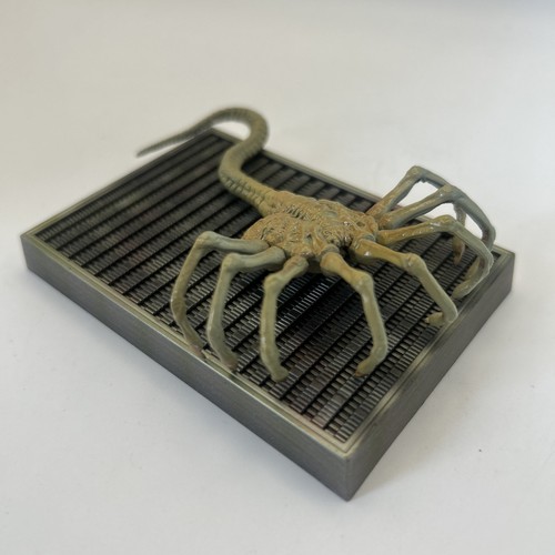 Konami alien face hugger - hugger, sf