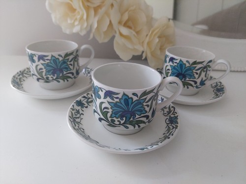 Retro midwinter spanish garden - retro,