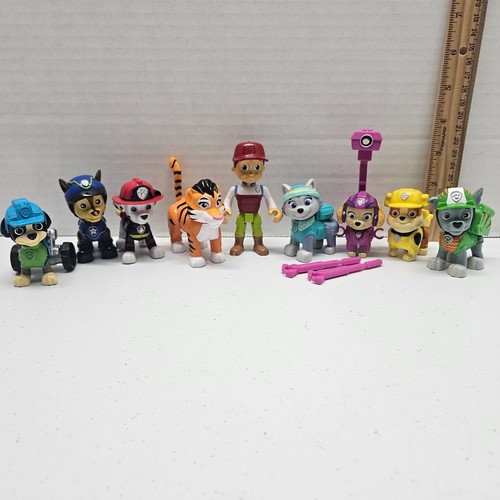Paw patrol figure - lot, 9