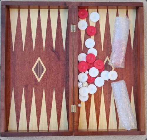 Backgammon and draughts - in,