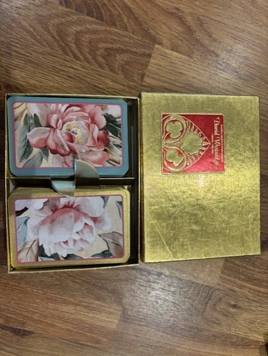 Vintage floral playing - vintage,