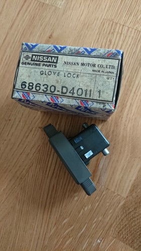 Nissan bluebird t12 - bluebird, glove