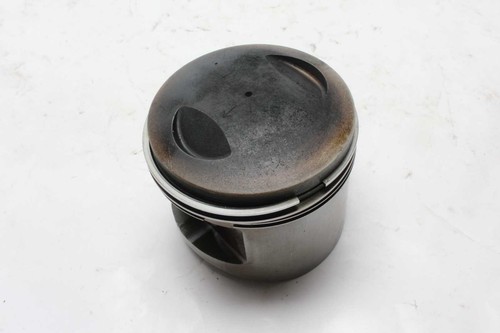 Piston left cylinder piston