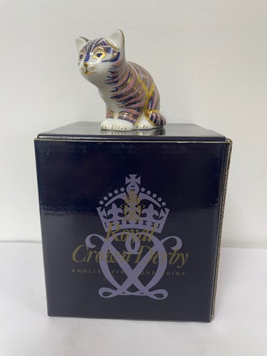 Royal crown derby sitting - royal,