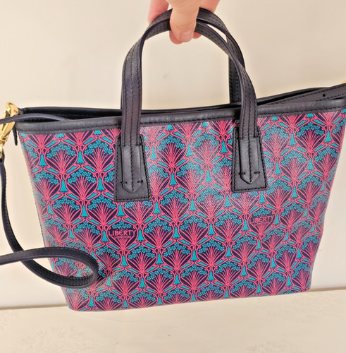Liberty london iphis - liberty, print