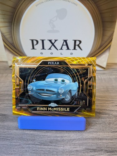 Topps pixar gold cars finn - topps,
