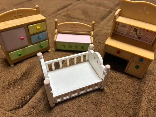 Sylvanian families nursery - families,