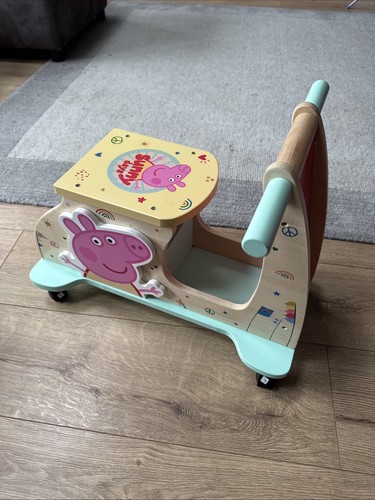 Peppa pig moped - pig, on