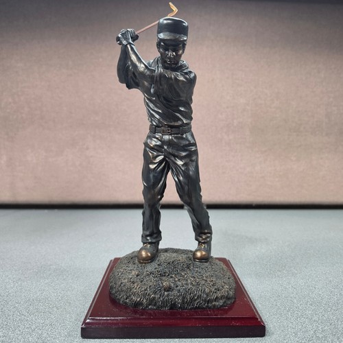 Bronze golfer figurine teeing - bronze,