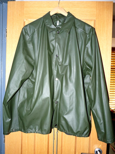 Mans rains green - green, short