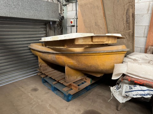 Small fibreglass rowing - 7.5, ft