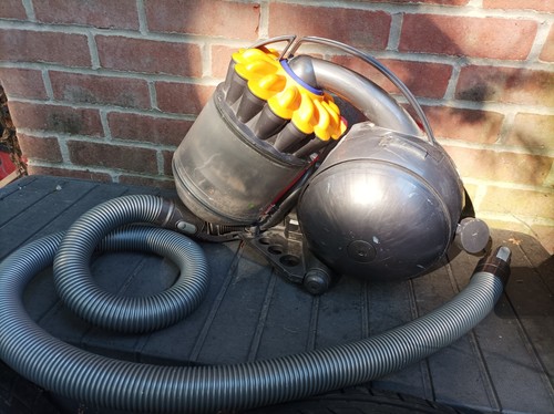 Working dyson dc28c hoover - working,