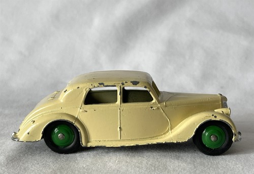 Vintage cream with green hubs - cream,