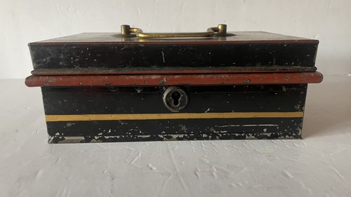 Vintage metal cash - metal, tin