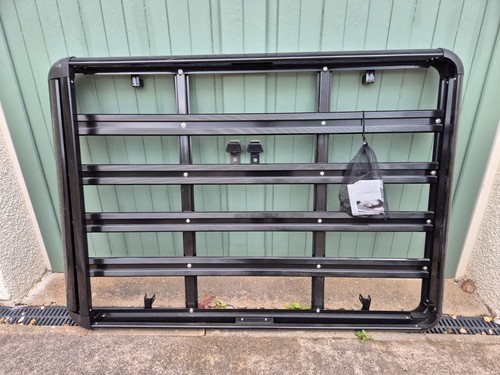Vehicle roof rack unpacked - vehicle,